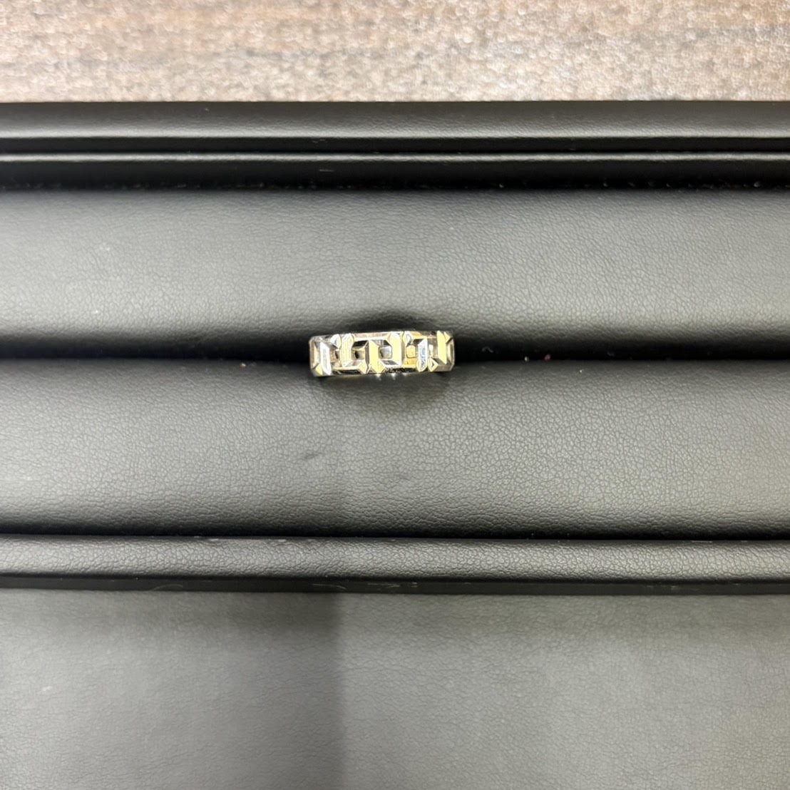 TIFFANY & CO.「T トゥルー ワイドリング」の買取紹介です。【付属品無しでもそのままお持ちください】